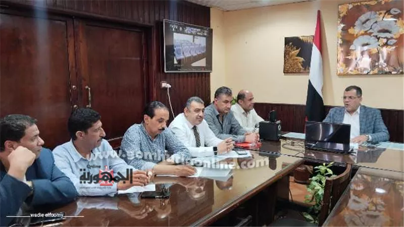 تعليم دمياط يطالب بتوحيد الجهود لضمان إمتحانات منضبطة بالثانوية