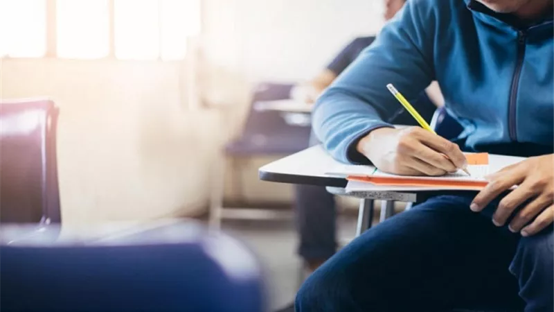 دور الأسرة في الاستعداد النفسي والتحصيلي للامتحانات الثانوية العامة