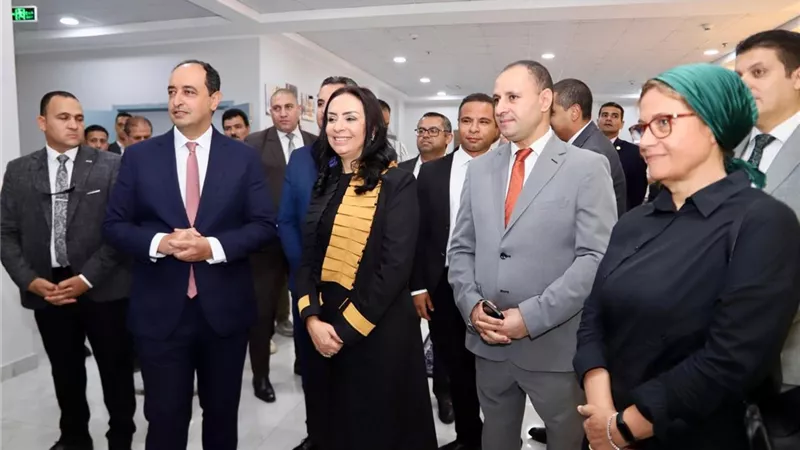 وزيرة التضامن تشهد تسليم منتجات المتعافين من الإدمان لبنك الكساء