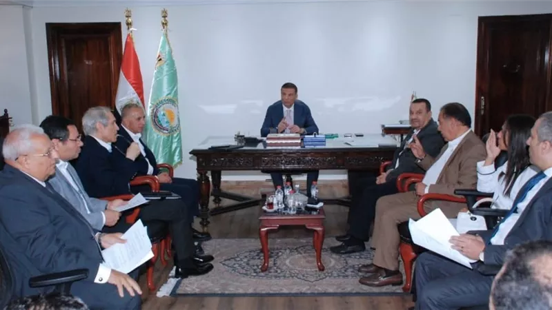وزير الزراعة يبحث زيادة فرص الاستثمار في الدول الإفريقية