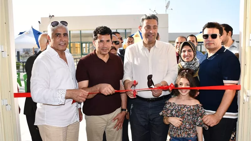 وزير الشباب ومحافظ دمياط يتفقدان الأعمال الإنشائية