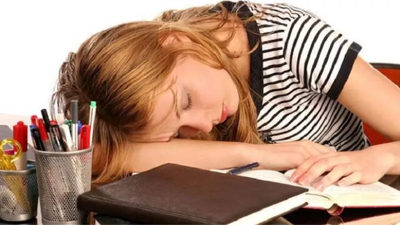 كيف يؤثر النوم الجيد على أداء طلاب الثانوية العامة في الامتحانات؟