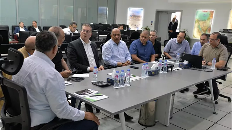 وزيرا الكهرباء والبترول يتفقدان مركز التحكم في الشبكة القومية للغاز