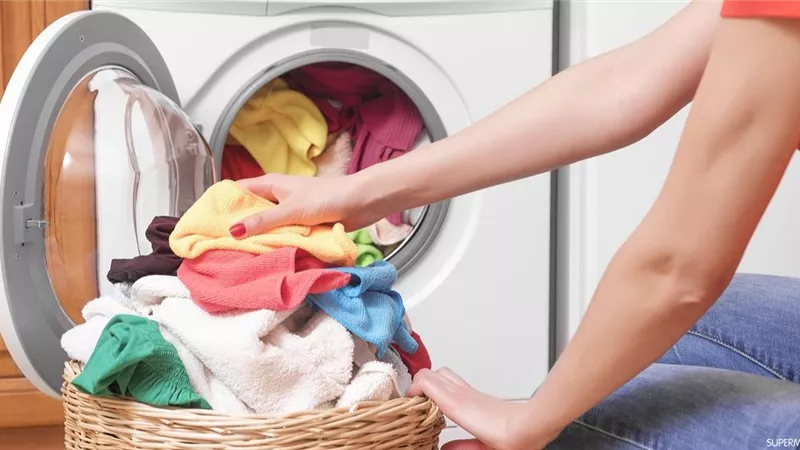 أخطاء شائعة تؤدي إلى تلف الملابس..تجنبها