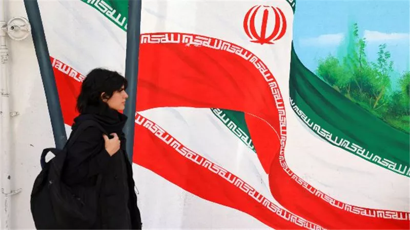 وزير الخارجية الإيراني: هجمات الاحتلال تشكل انتهاكا صارخا لسيادة إيران