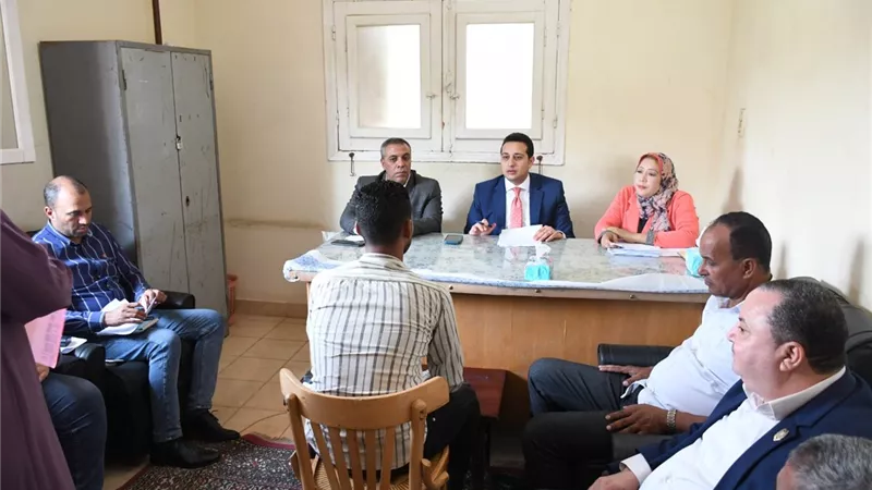 نائب المحافظ الفيوم يلتقى اهالى بمركزي الفيوم وأبشواي