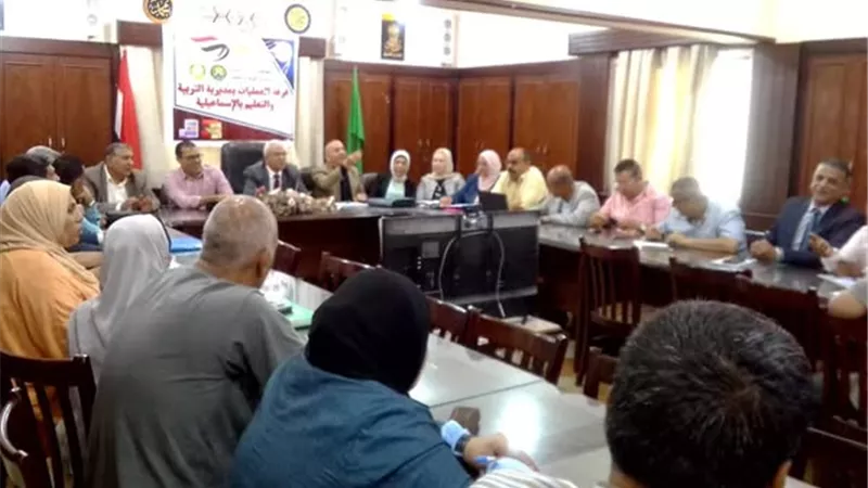مدير تعليم الإسماعيلية يجتمع برؤساء لجان امتحانات الثانوية العامة