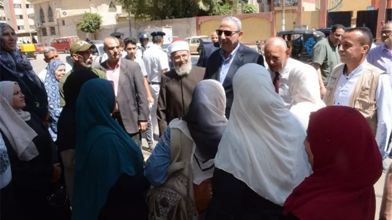 محافظ الغربية يتابع امتحانات الشهادة الثانوية الأزهرية.. بالصور