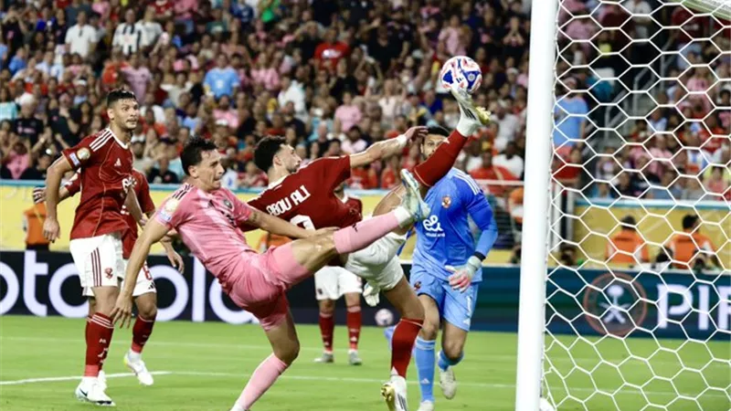 بأداء تاريخي.. الأهلي يتعادل مع إنتر ميامي في كأس العالم للأندية