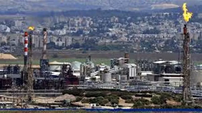 جيش الاحتلال يعلن تضرر خطوط الأنابيب والنقل بمصفاة حيفا جراء الهجوم الإيرانى