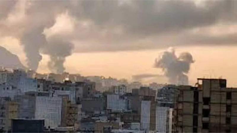 وسائل إعلام إسرائيلية: شن هجمات مكثفة اليوم على إيران