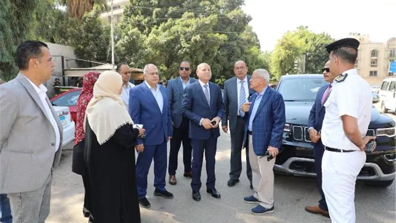 محافظ القاهرة يتفقد اعمال تطوير شارع أحمد زكى باحياء دار السلام والبساتين