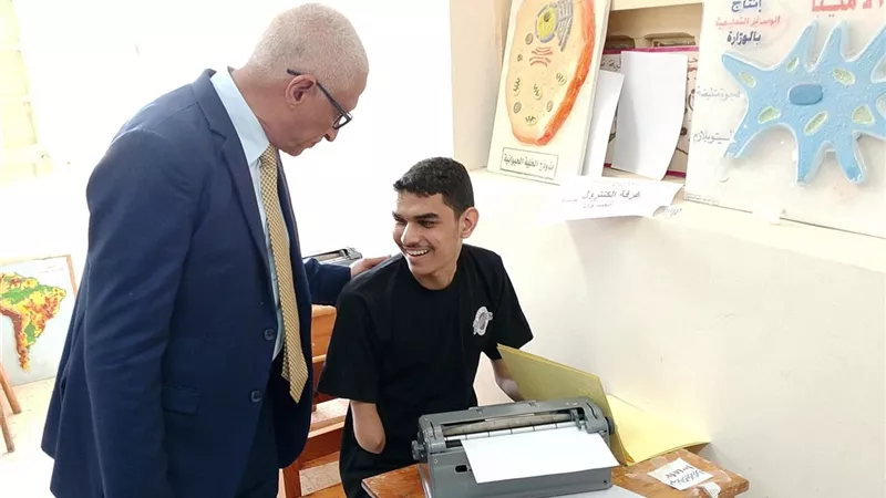 مجاور يتفقد لجان امتحانات الثانوية العامة بالعريش ويلتقي الأهالي