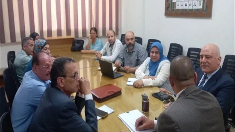 وكيل صحة القليوبية يبحث مع القيادات التنفيذية مكافحة 