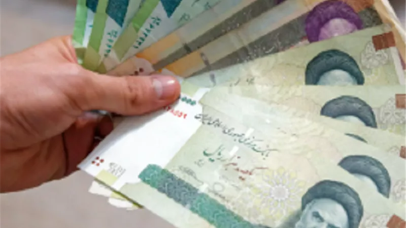 العملة الإيرانية تسجل أدنى مستوياتها بسبب التوترات الجيوسياسية