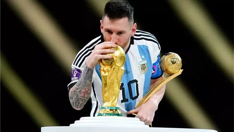 منتخب الأرجنتين يدعم ميسي قبل مباراة الأهلي في كأس العالم للأندية