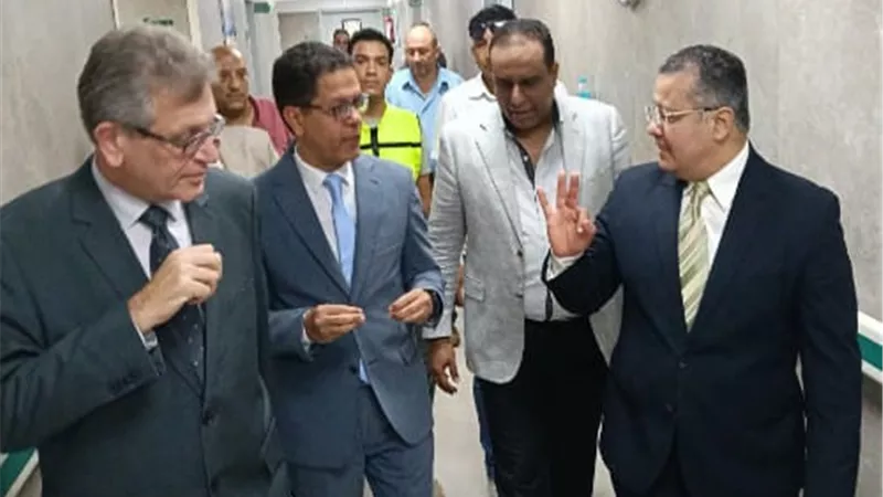 الجيزاوي والدخاخني يتفقدان مشروع تطوير مستشفى الجراحة بجامعة بنها