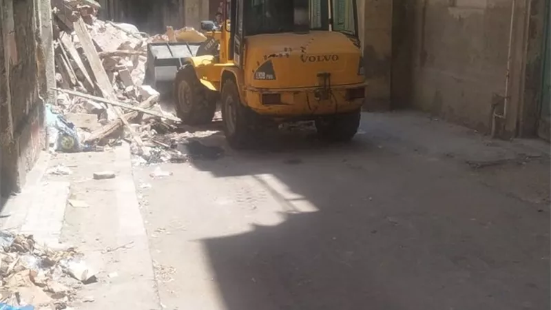 حى وسط الاسكندرية يرفع كفاءة النظافة بكوم الدكه