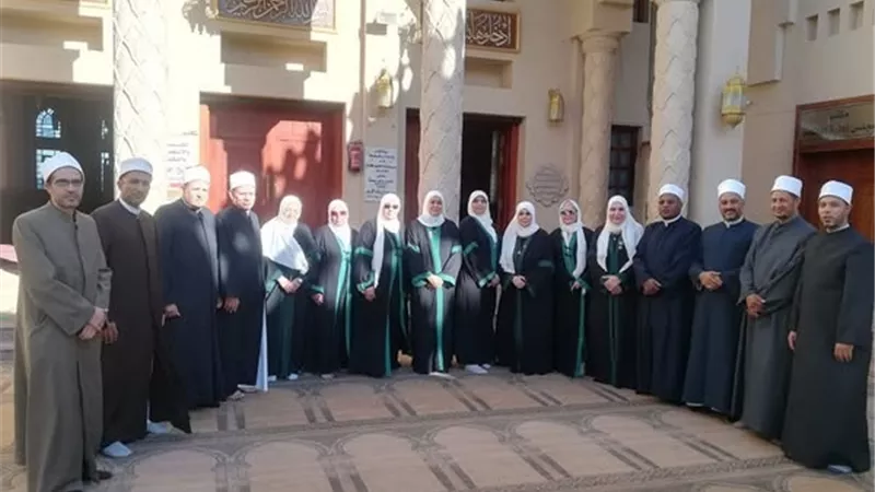 انطلاق قافلة دعوية من الأئمة والواعظات إلى حلايب وشلاتين