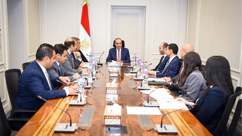 وزير الخارجية يتابع جهود الوزارة في ملفات التعاون الخارجي
