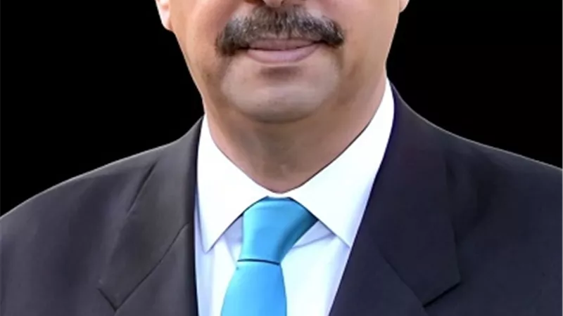 محافظ سوهاج يطالب المواطنين بمقابلته فى وجود حالات غش بالثانوية