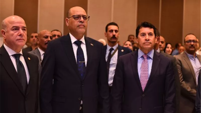 وزير العمل: 