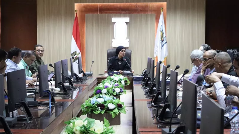 رئيس جامعة الأقصر تعقد اجتماعًا لمتابعة مشروعات الإنشاء والتطوير