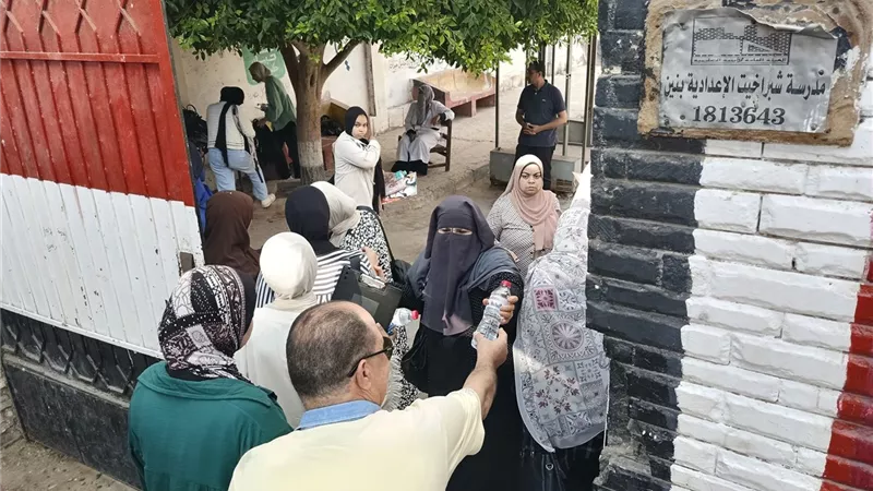 توزيع مياة معدنية على طلاب الثانوية العامة يكوم حمادة و شبراخيت