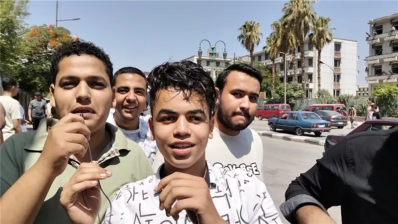 ارتياح بين طلاب الثانوية بأسيوط لسهولة امتحان اللغة الأجنبية