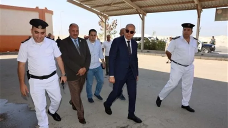 محافظ المنيا يتابع امتحانات الثانوية وتطوير للبنية التعليمية