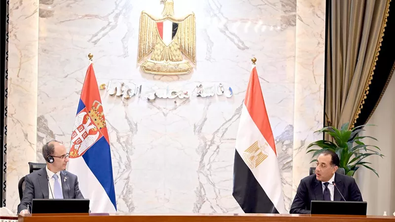 رئيسا وزراء مصر وصربيا يترأسان جلسة مباحثات موسعة