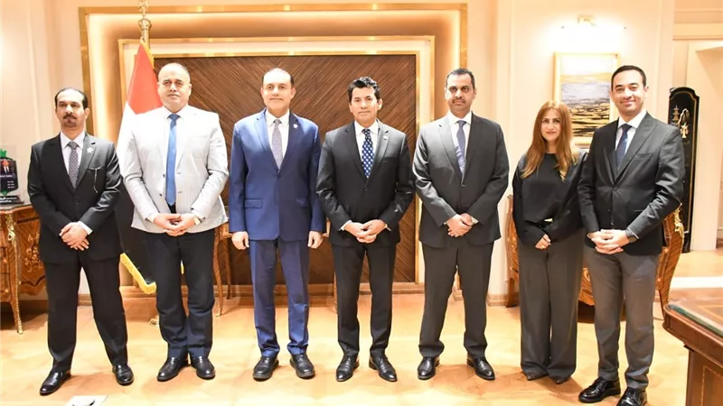 وزير الشباب يبحث التعاون مع السفير القطري بالقاهرة