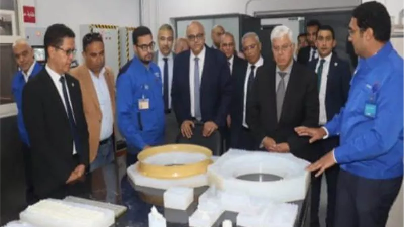 وزيرالتعليم العالي ومحافظ القليوبيةورئيس جامعة بنها في جولةبـ