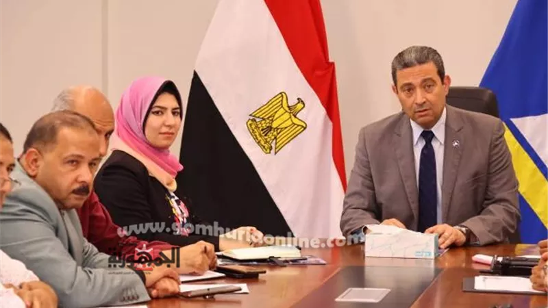 محافظ دمياط يتابع مشروعات الصرف الصحي ومستشفى الصحة النفسية