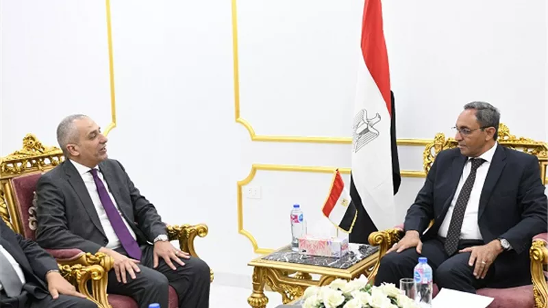 محافظ قنا يبحث مع البنك الزراعي المصري دعم المشروعات الزراعية