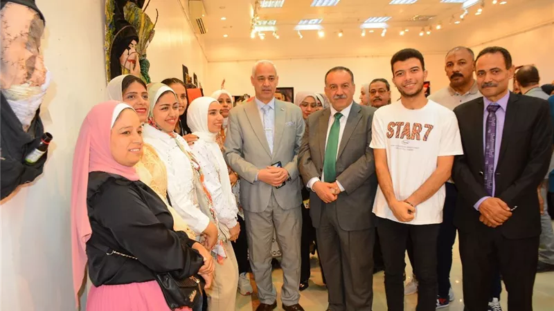 معرض فني لطلاب كلية التربية النوعية بقصر ثقافة أسيوط