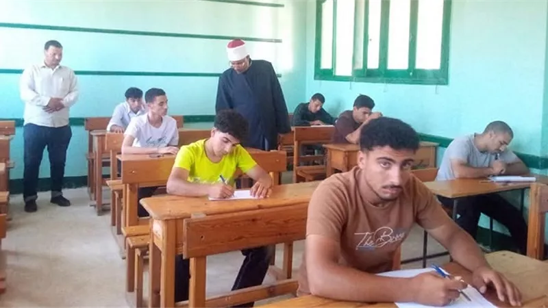 شهاوى يتابع لجان امتحانات الثانوية الأزهرية بكفر الشيخ