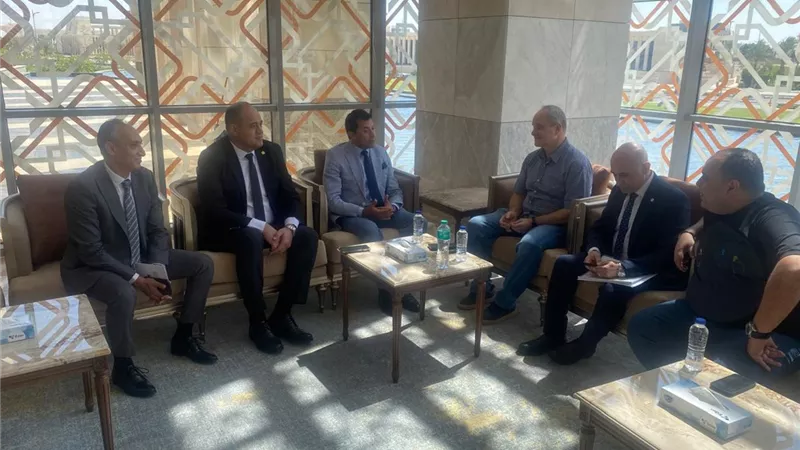 وزير الشباب يلتقي رئيس اتحاد رفع الأثقال