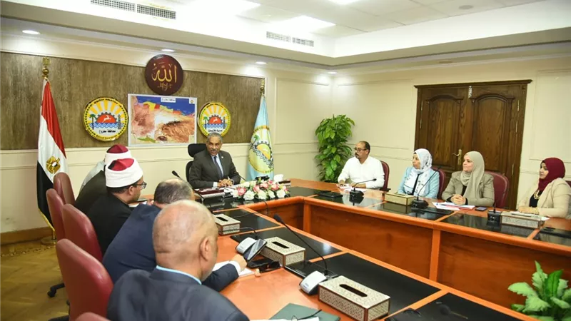 مناقشة جهودومقترحات الخطة التنفيذية للسكان والارتقاء بخصائص مطروح