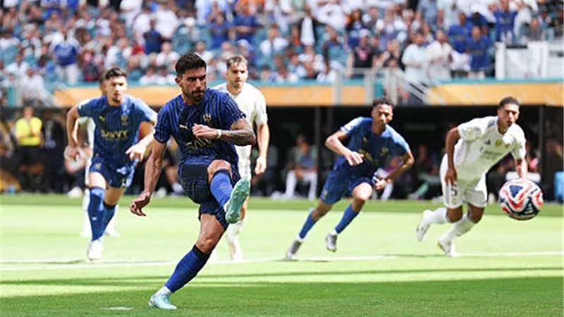 ريال مدريد ينجح فى الخروج بالتعادل أمام الهلال فى الشوط الأول