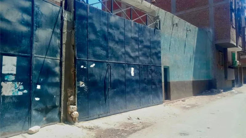 إغلاق وتشميع منشآت غير مرخصة وتصدي للإشغالات بالاسماعيلية