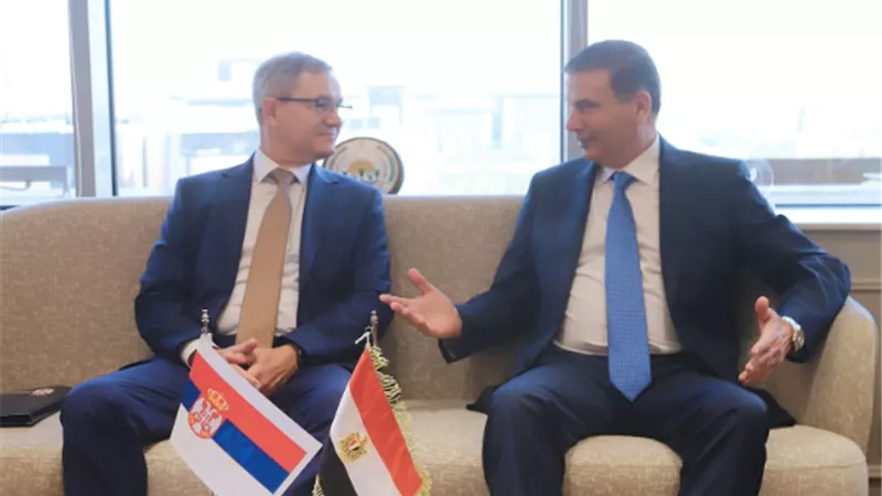 وزير الزراعة يبحث مع نظيره الصربي تعزيز التعاون الزراعي