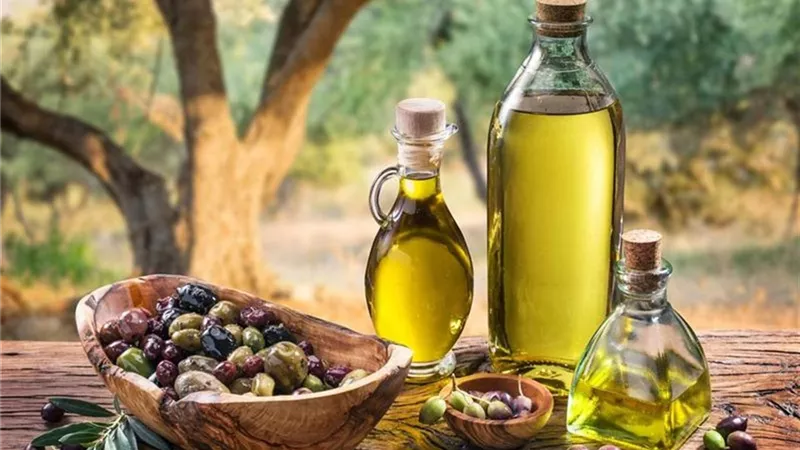زيت الزيتون للوقاية من ألزهايمر والسرطان.. كيف تستخدمه بشكل صحيح