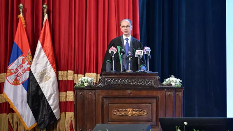 رئيس وزراء صربيا يشيد بدور جامعة القاهرة العلمي