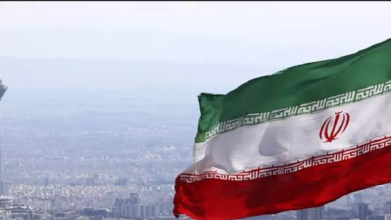 القائد الأسبق للحرس الثوري الإيراني: المواد المحصلة نقلت لأماكن آمنة