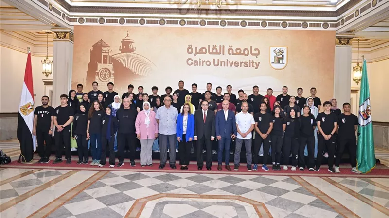 رئيس جامعة القاهرة يستقبل بعثة ألعاب القوى المشاركة ببطولة إفريقي