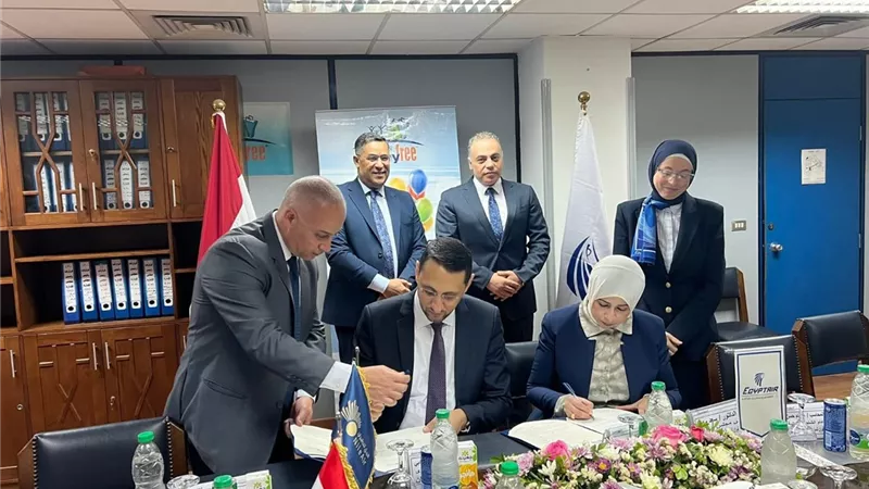 توريد منتجات عالمية لبيعها على متن أسطول الشركة الخاصة