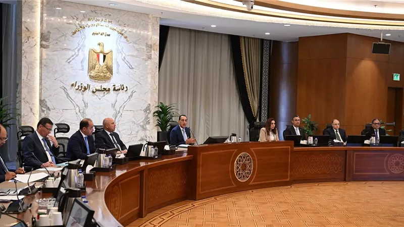 رئيس الوزراء يترأس اجتماع اللجنة العليا لضبط الأسواق وأسعار السلع