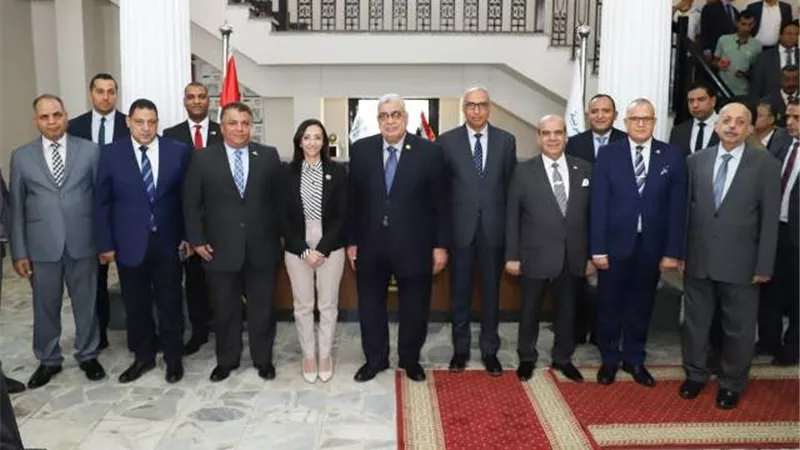 رئيس مجلس الدولة يفتتح مكتب التوثيق والشهر العقاري بمجمع محاكم مجلس الدولة بالبحيرة