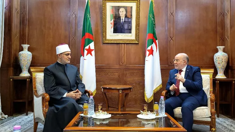 المفتي يلتقي وزير الشؤون الدينية الجزائري لبحث تعزيز التعاون